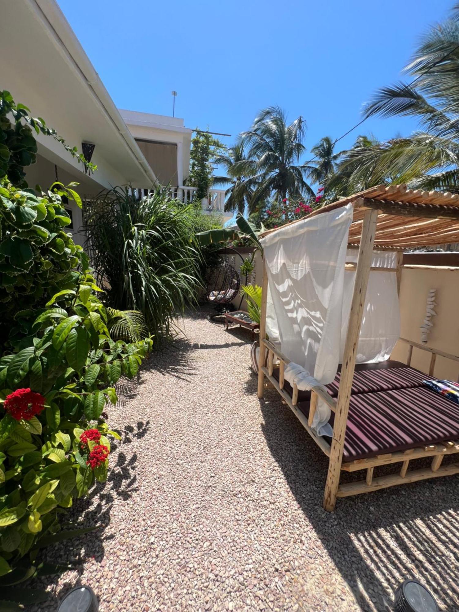 Gadea Boutique Hotel& Gadea Garden Italian Restaurant (Adults Only) Джамбиани Екстериор снимка
