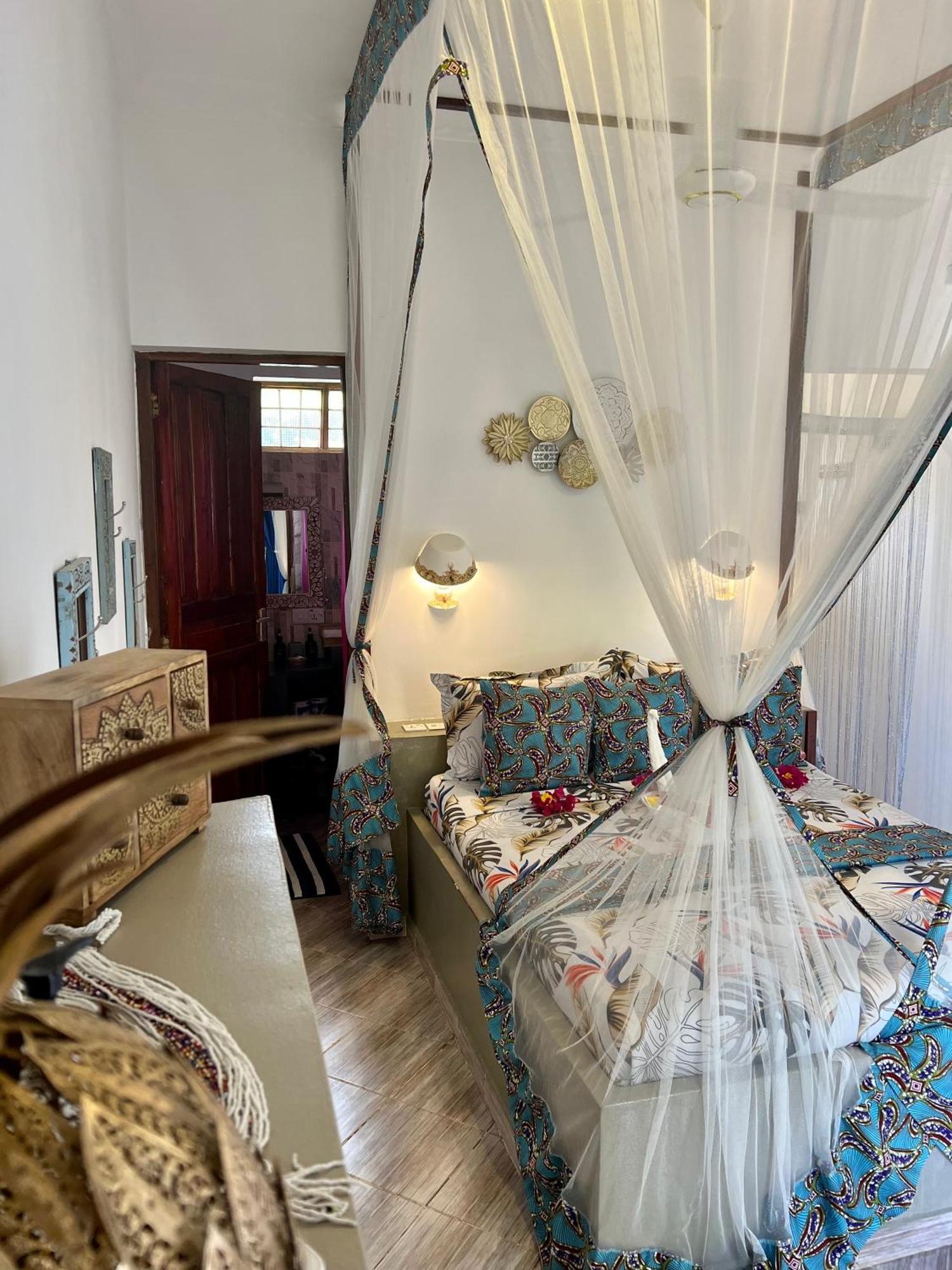 Gadea Boutique Hotel& Gadea Garden Italian Restaurant (Adults Only) Джамбиани Стая снимка